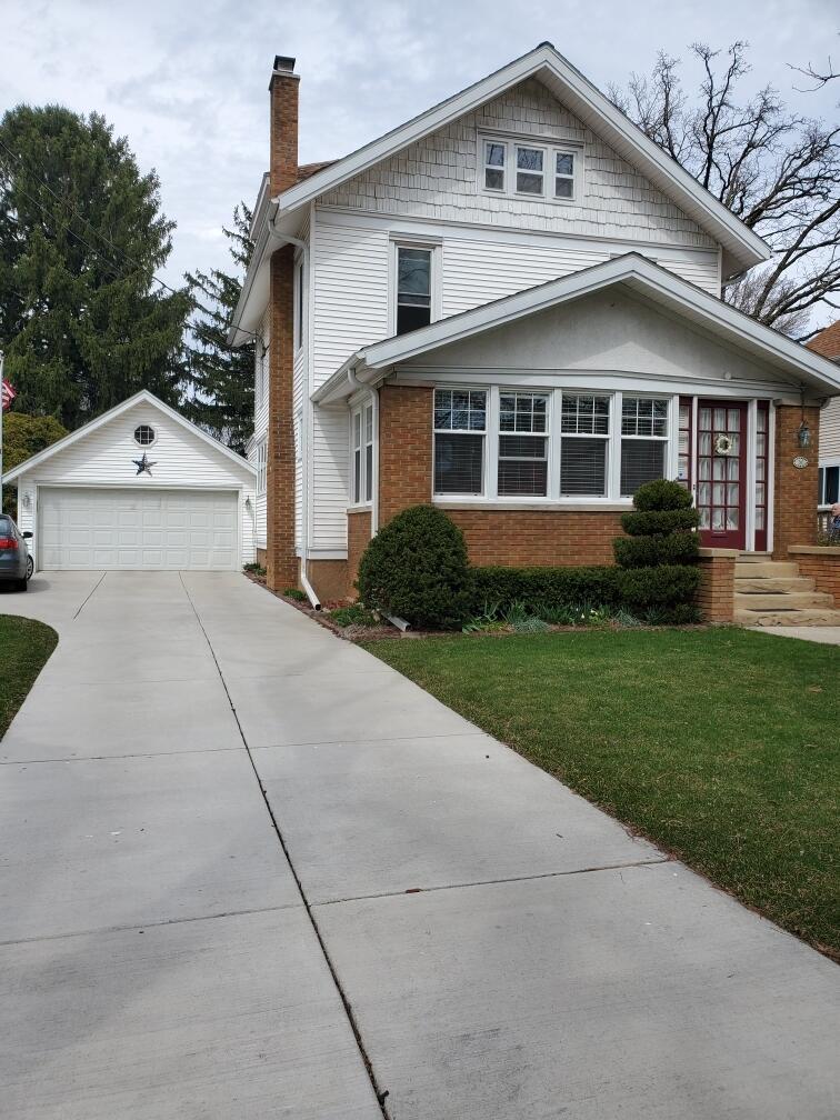 310 Oakland Ave., Mukwonago, WI 53149