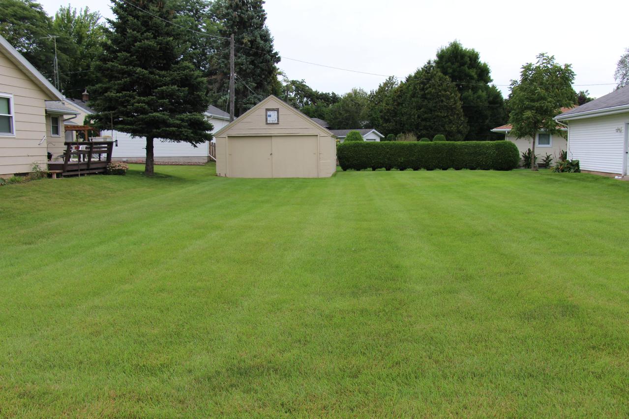 1121 Menasha Ave., Manitowoc, WI 54220