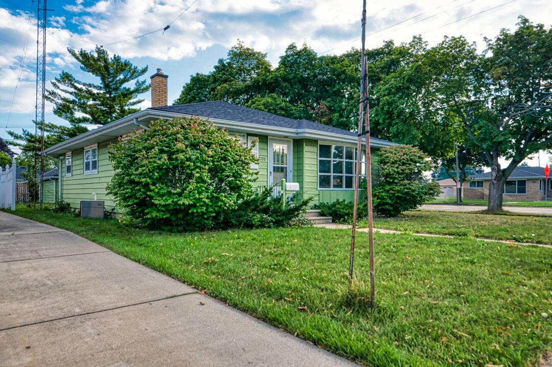 2133 24th St, Kenosha, WI 53140