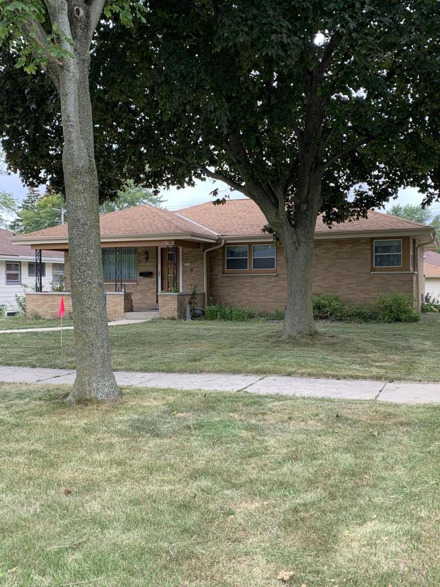 3745 S 84th St, Milwaukee, WI 53228