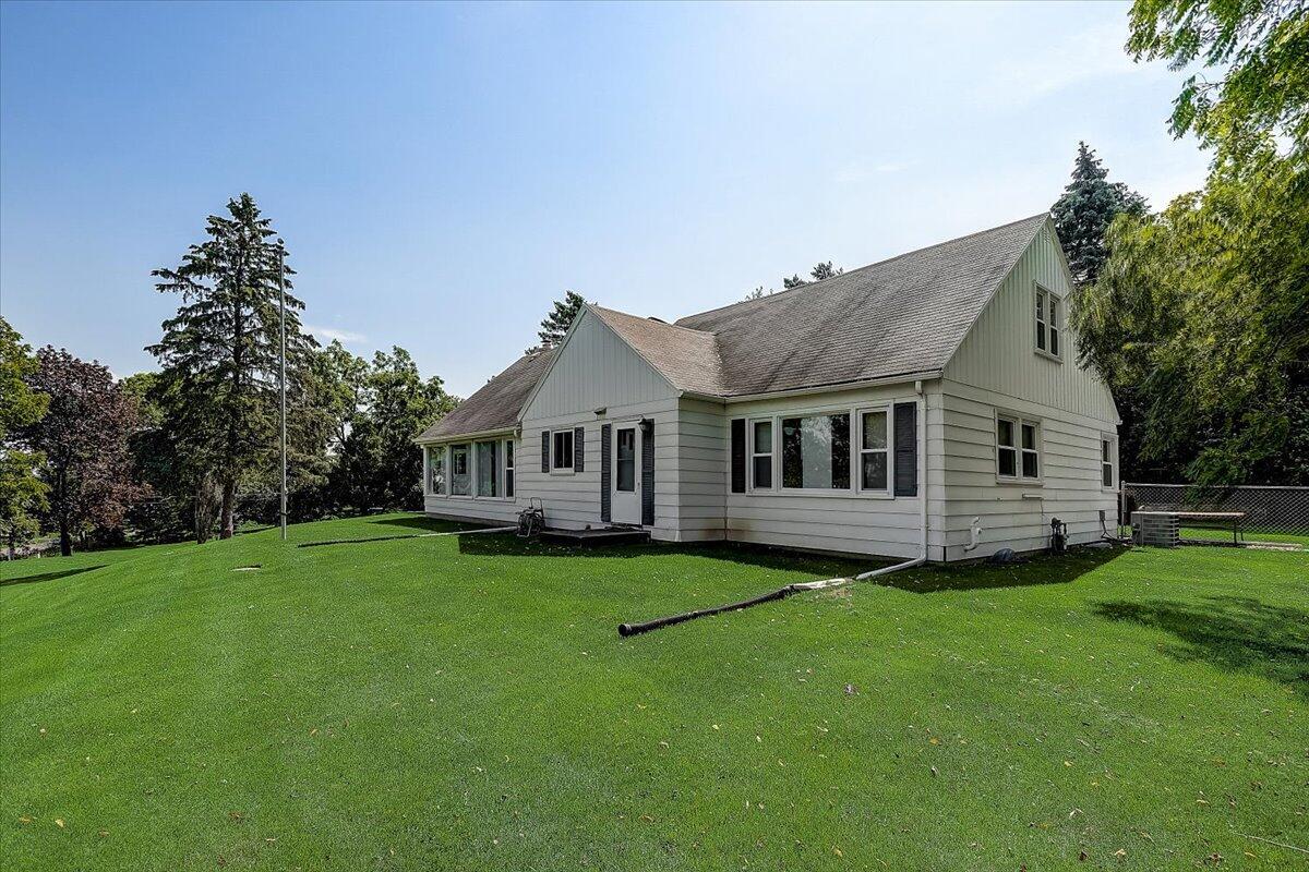 2855 Silvernail Rd., Pewaukee, WI 53072