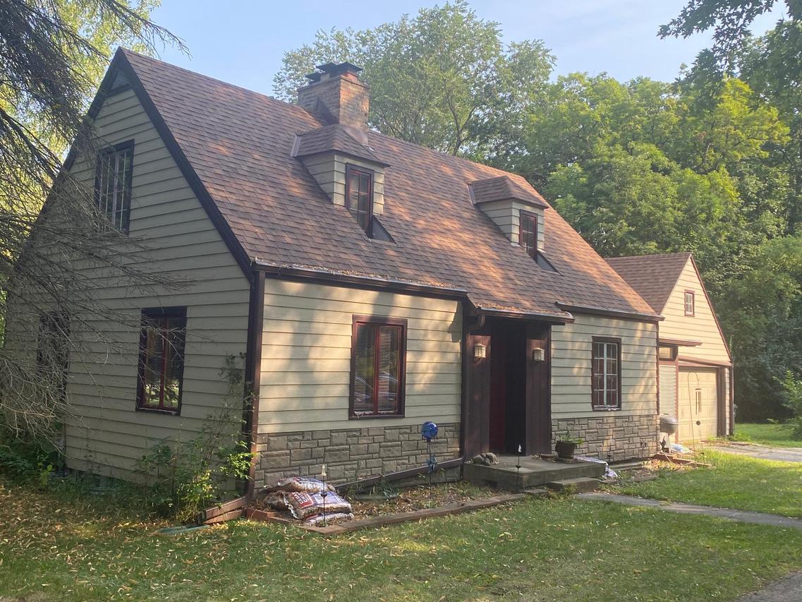 W221S3294 Racine Ave., Waukesha, WI 53189