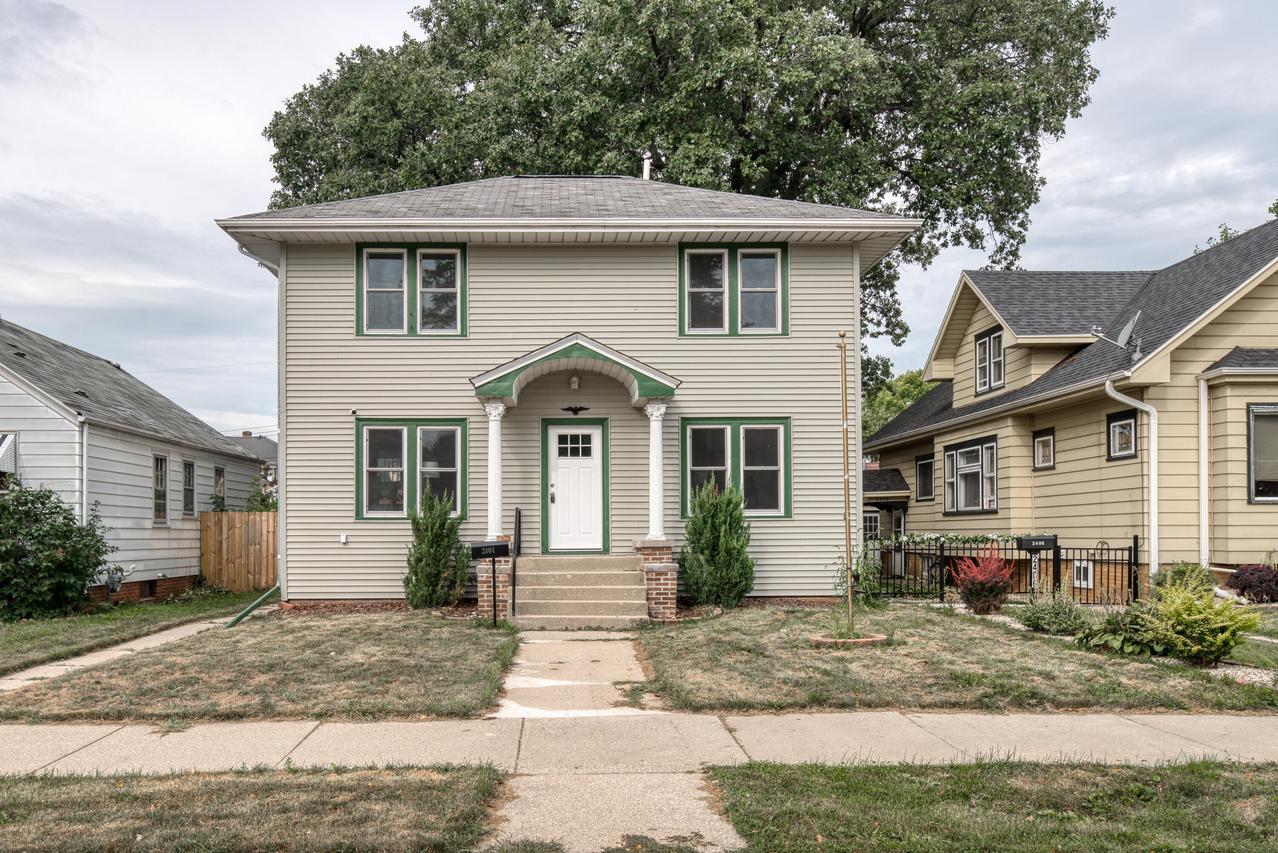 2404 Saint Clair St, Racine, WI 53402