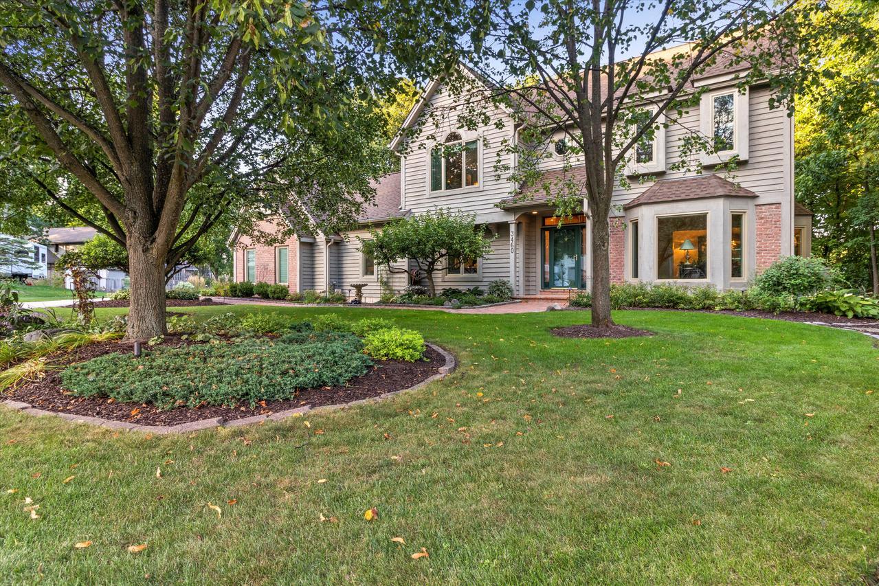 3460 S Raymond Rd, New Berlin, WI 53151