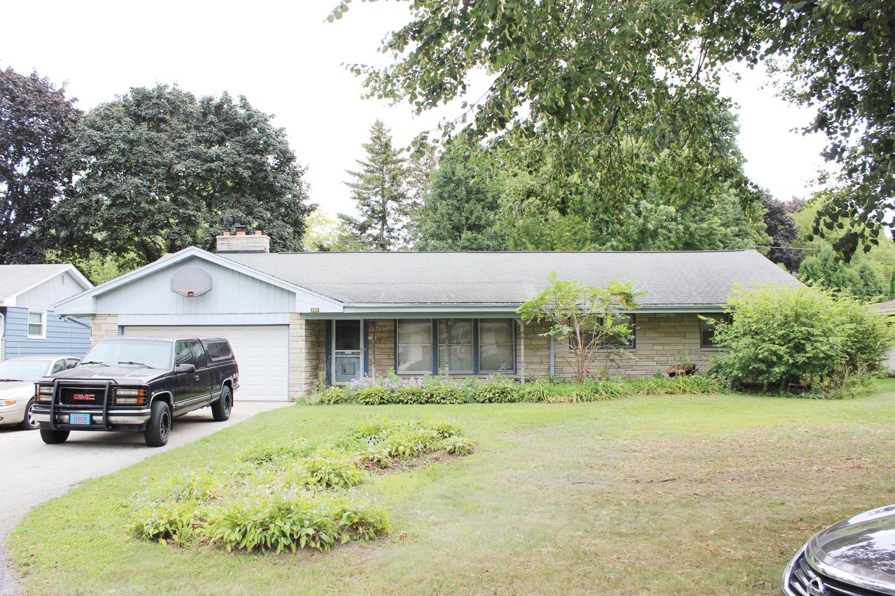 1618 N 117th St., Wauwatosa, WI 53226