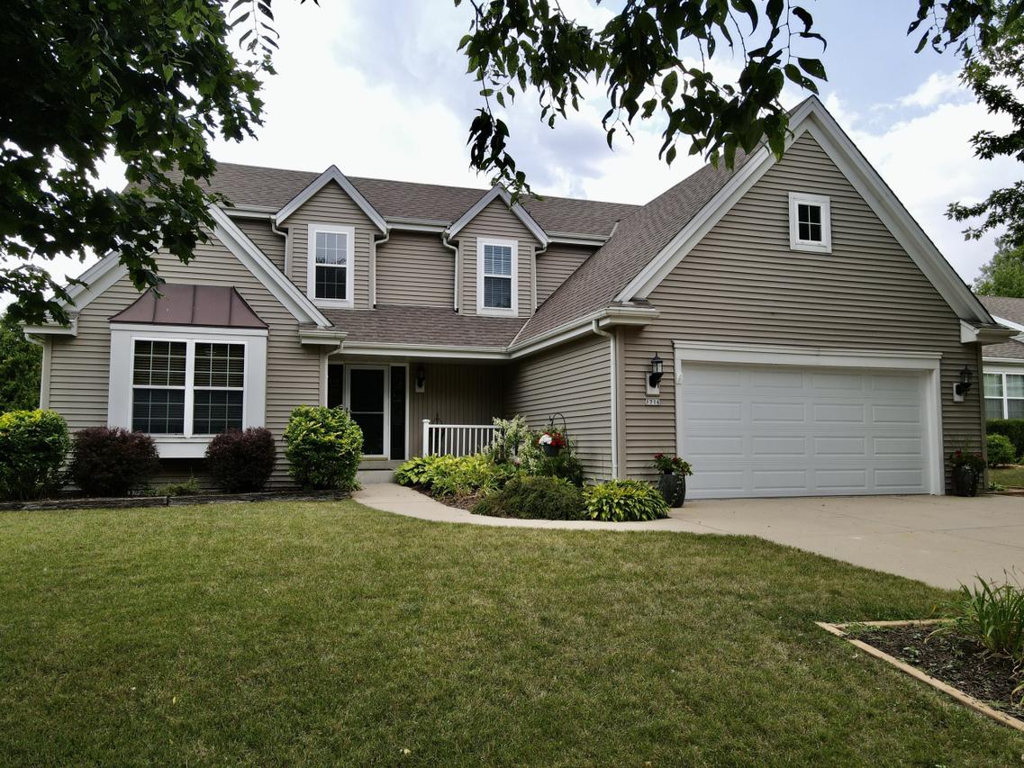 1716 Penhurst Way, Waukesha, WI 53186