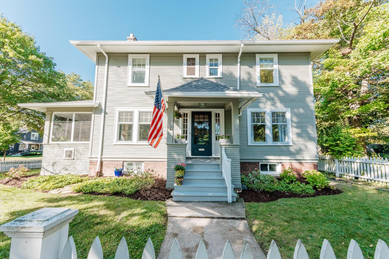3701 N Downer Ave, Shorewood, WI 53211