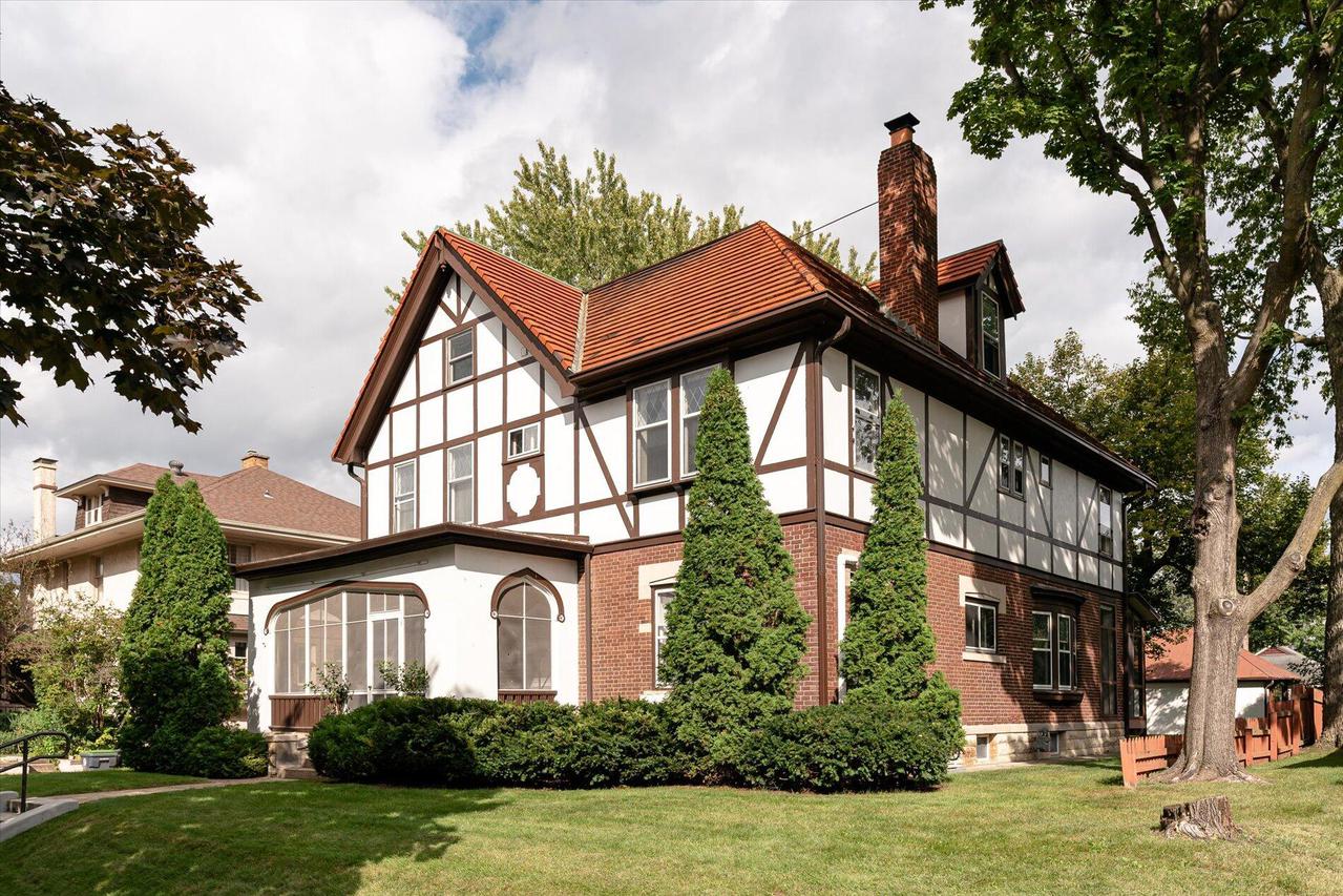 109 14th St., La Crosse, WI 54601