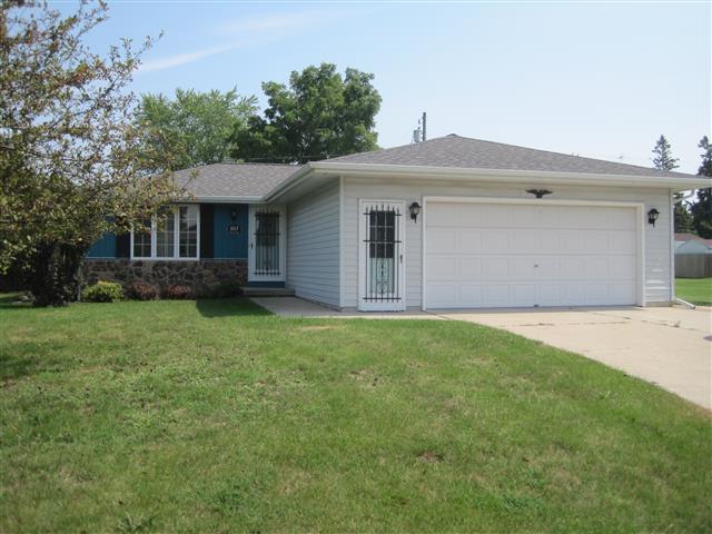 1017 N 43rd St., Manitowoc, WI 54220