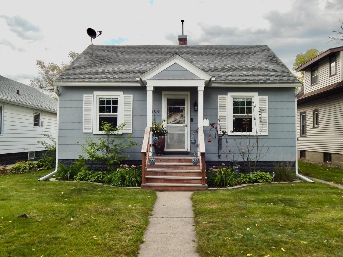 2206 Prospect St, La Crosse, WI 54603