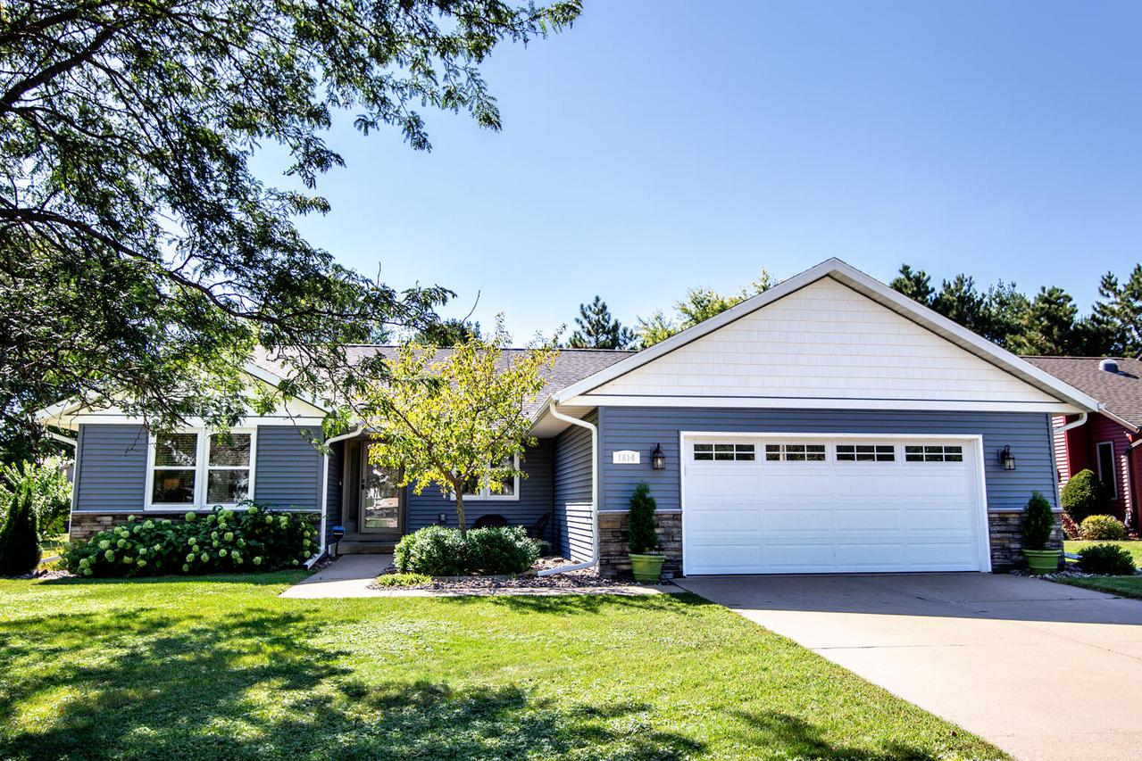 1814 Pinecrest Ave., Holmen, WI 54636
