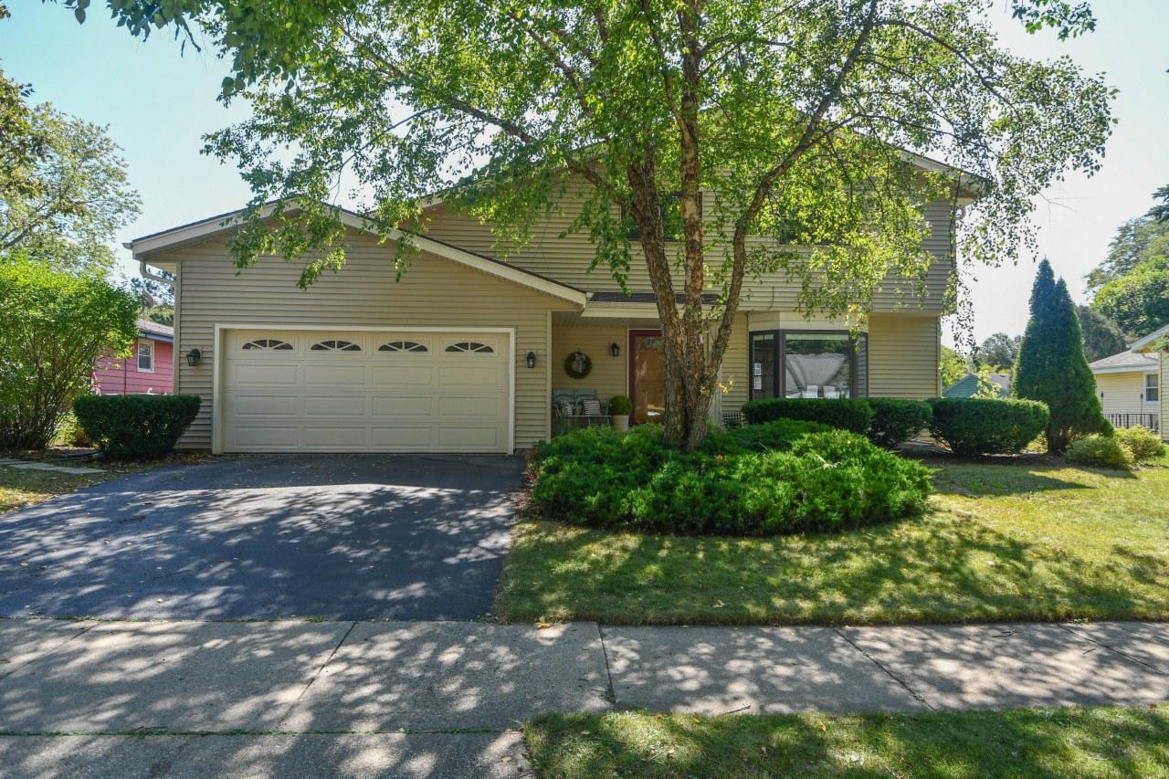 427 S Grandview Blvd, Waukesha, WI 53188