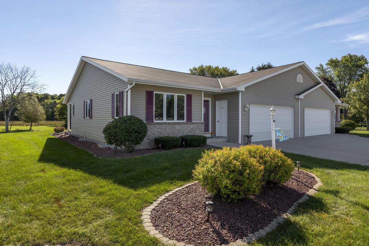 2209 Knuell St., Manitowoc, WI 54220