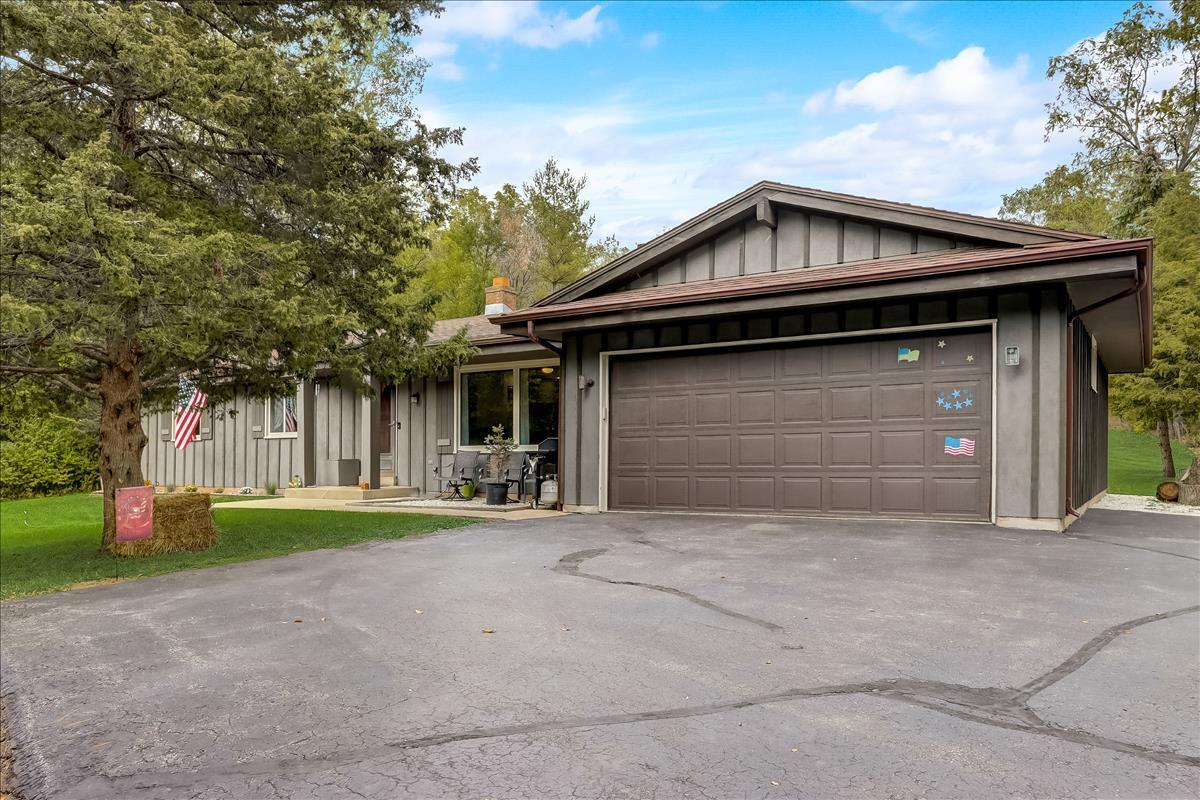 W325S9761 Beulah Rd., Mukwonago, WI 53149