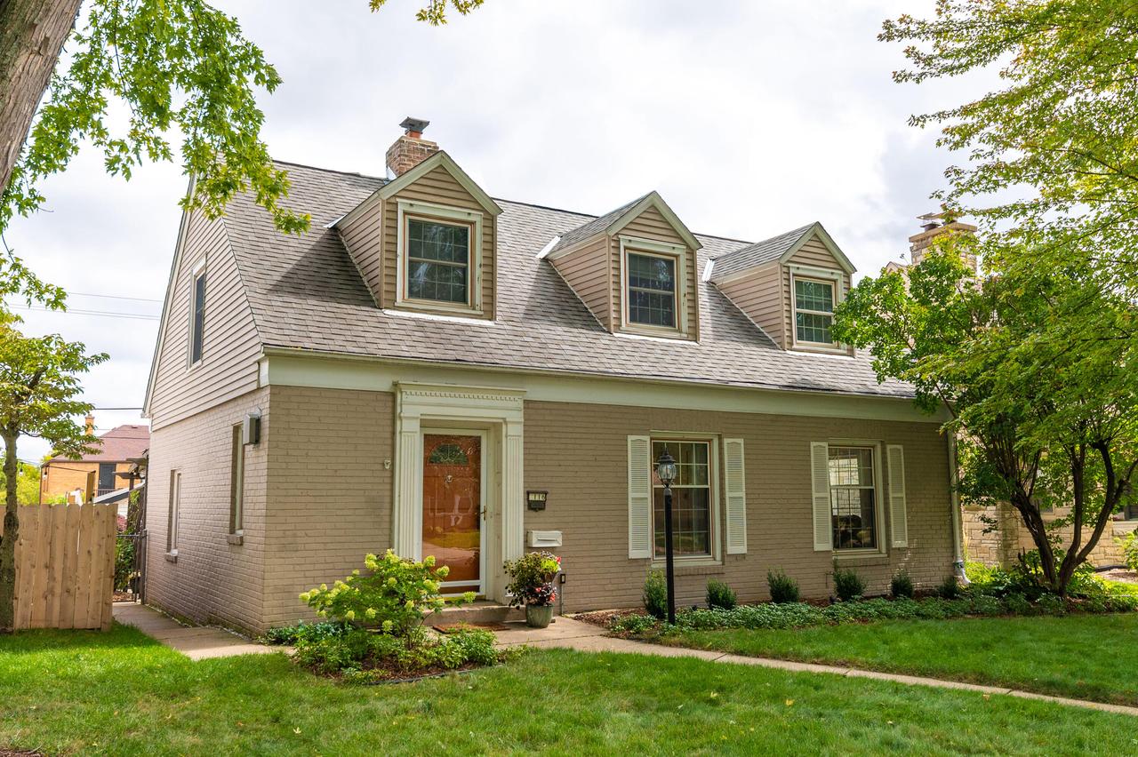 116 N 85th St, Wauwatosa, WI 53226
