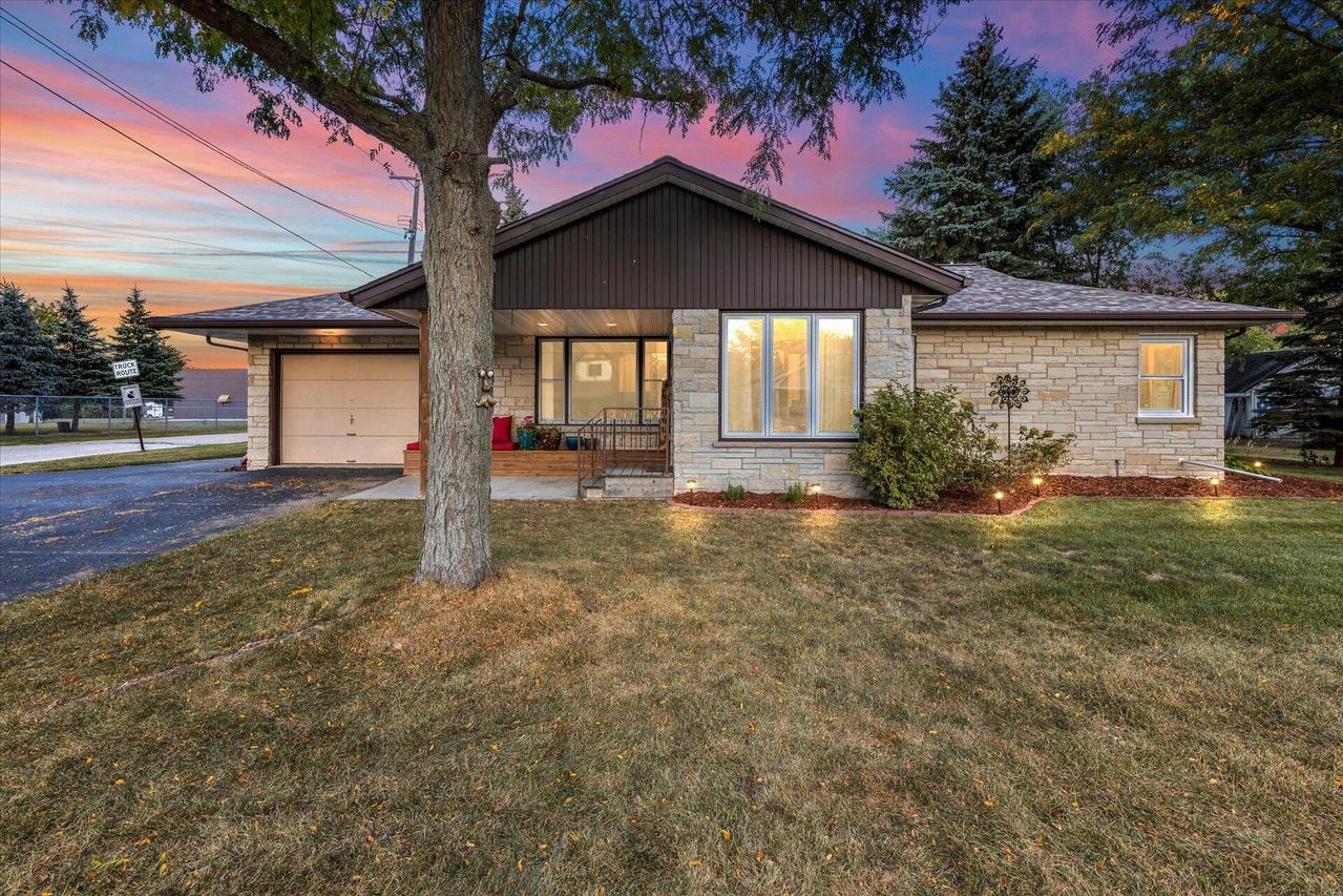 238 N Main St, North Prairie, WI 53153