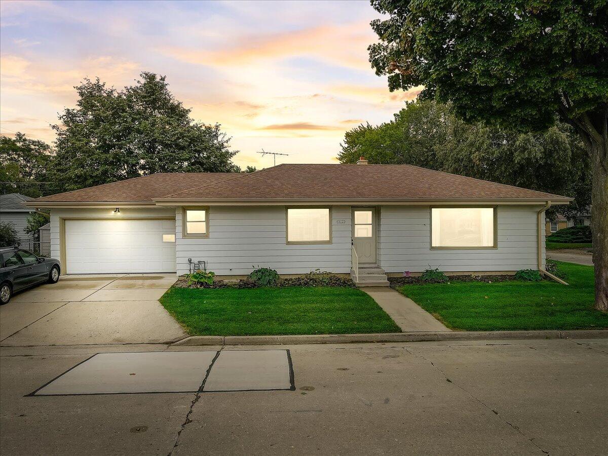 11121 W Walker St, West Allis, WI 53214