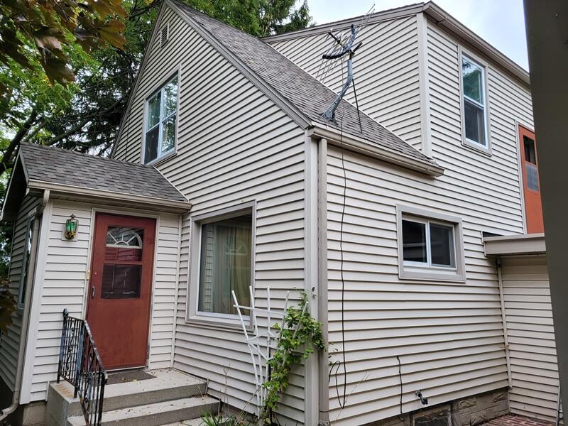 107 S 5th Ave., Saint Nazianz, WI 54232