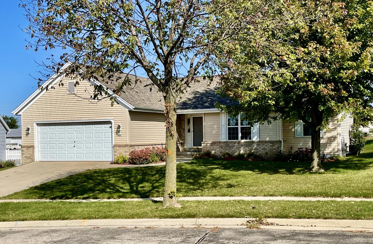 904 Steeplechase Dr, Watertown, WI 53094