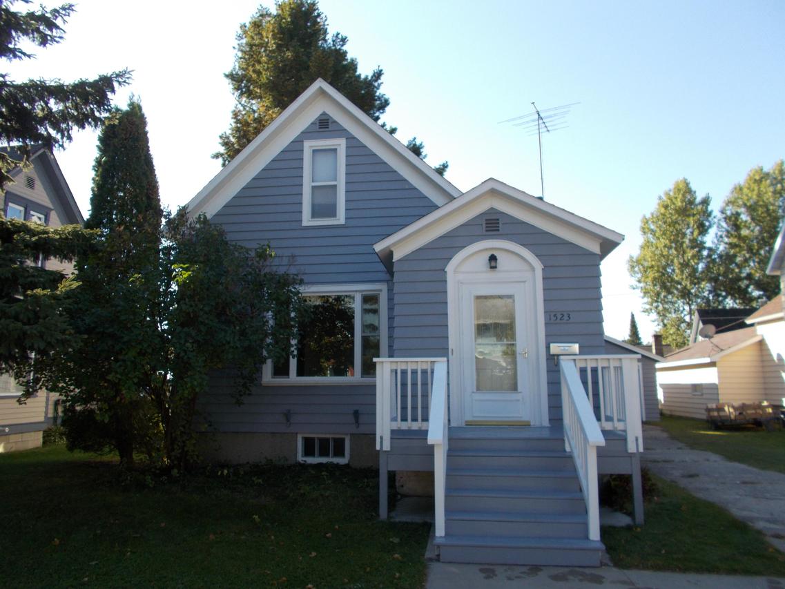 1523 Elizabeth Ave, Marinette, WI 54143