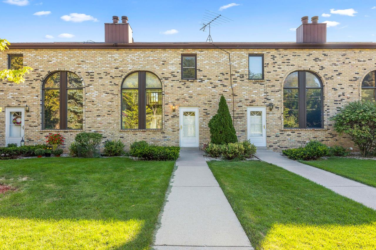 964 N 124th St., Wauwatosa, WI 53226