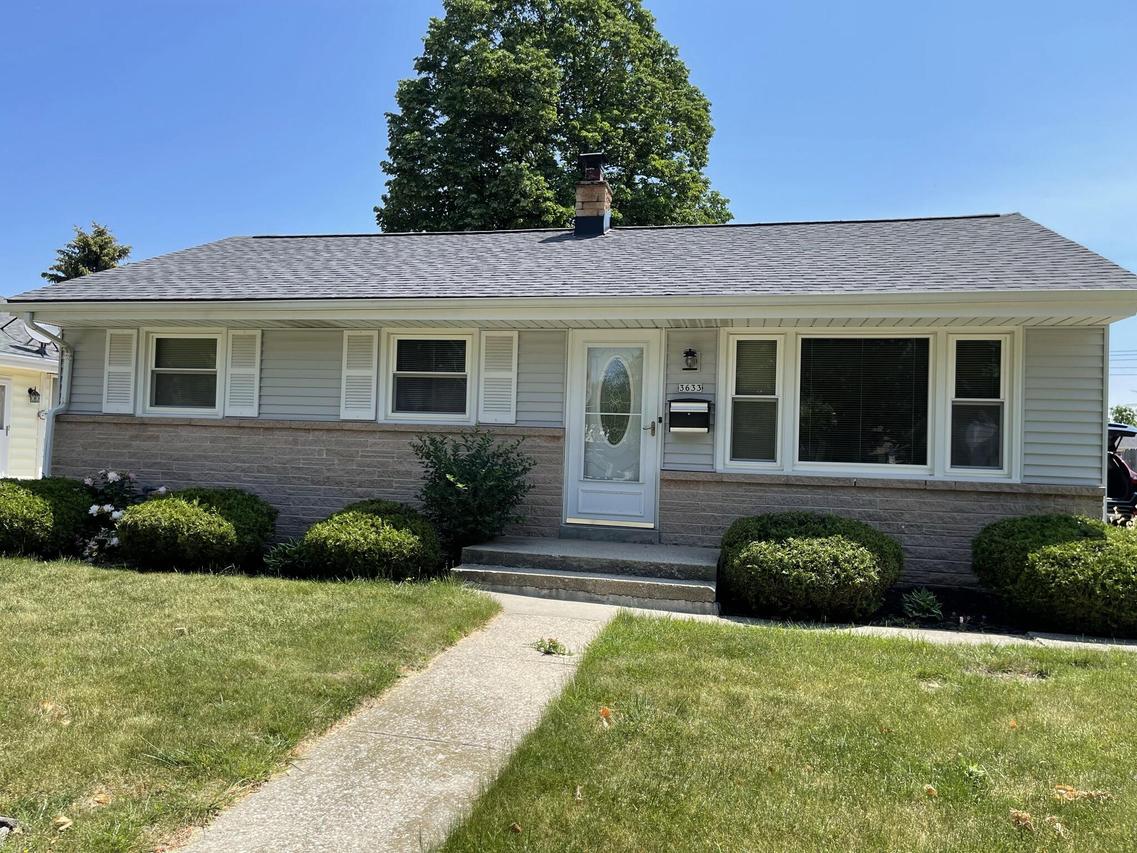 3633 Astoria Dr, Racine, WI 53402