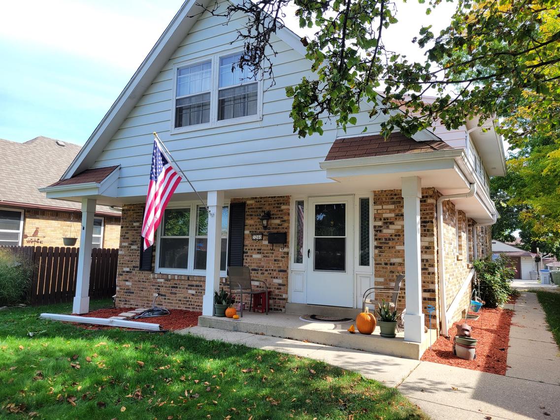 3260 S 51st St, Milwaukee, WI 53219