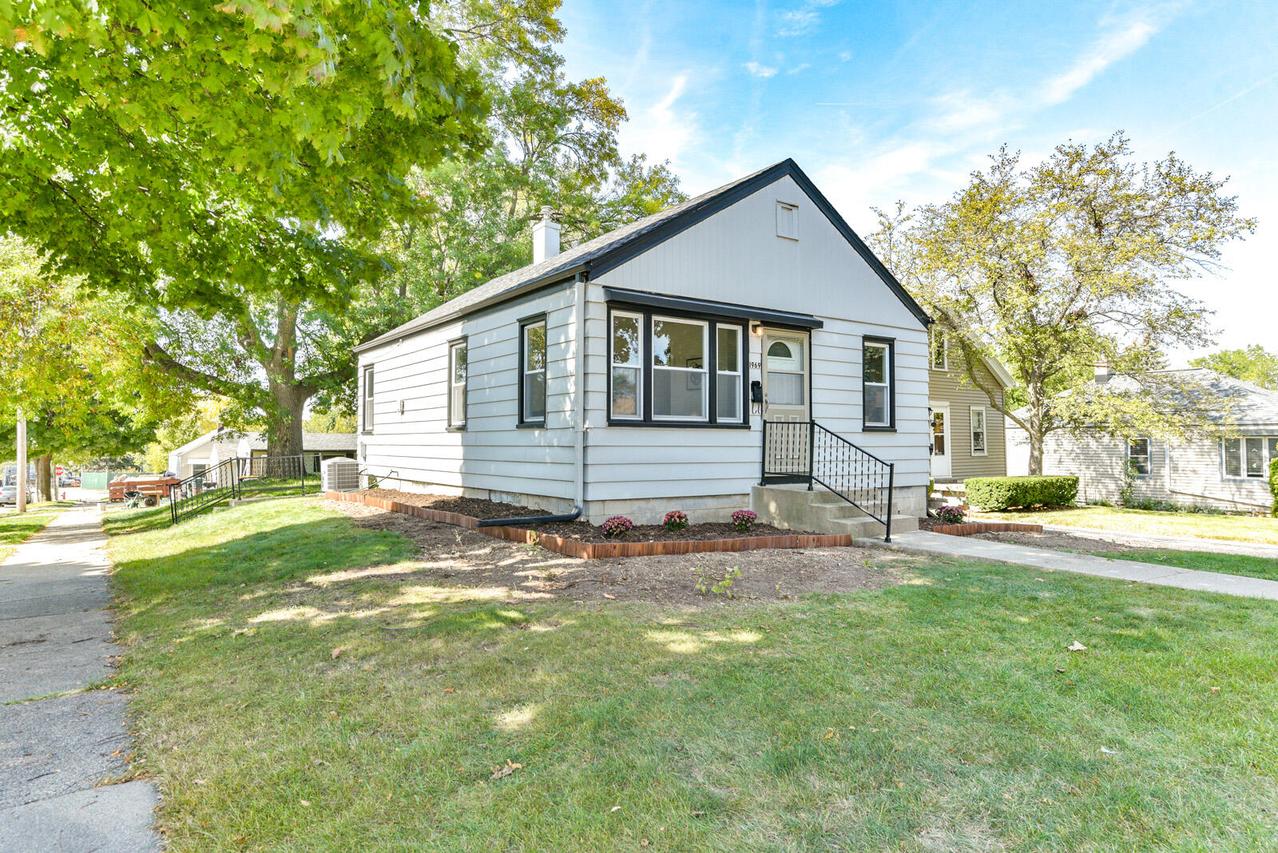 1969 S 97th St, West Allis, WI 53227