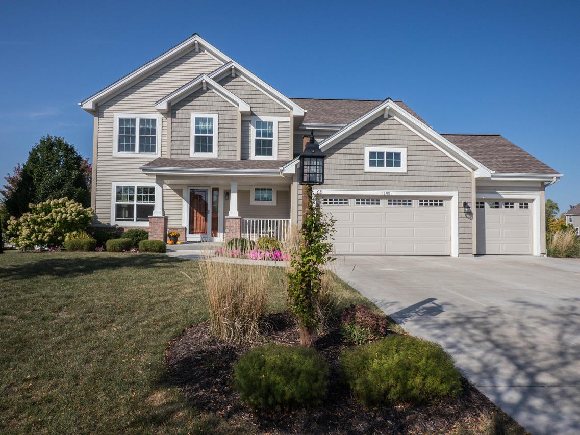 1308 Macintosh Way, Mukwonago, WI 53149