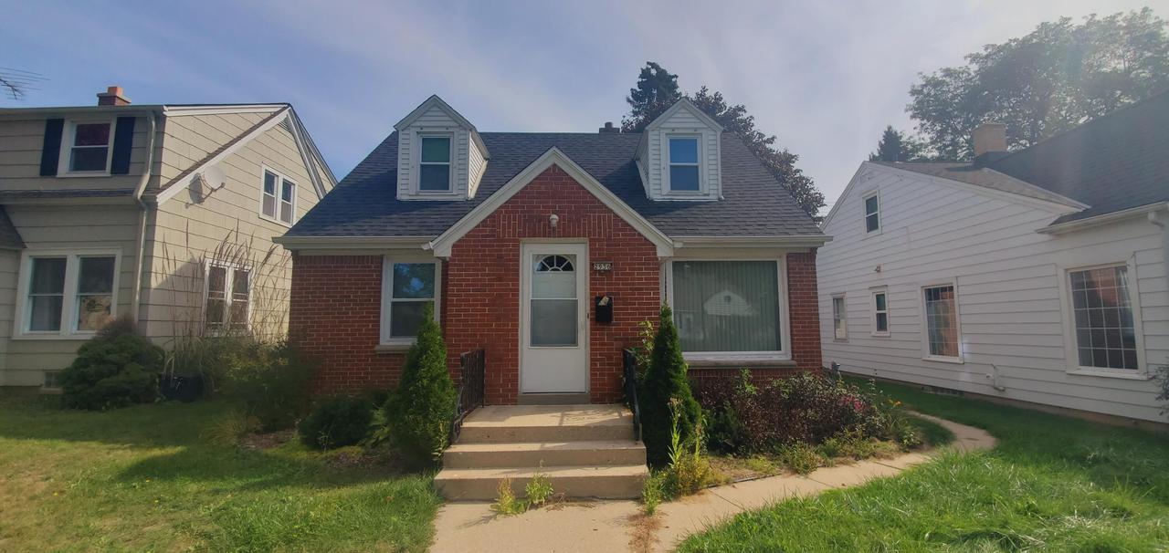 2936 N 77th St, Milwaukee, WI 53222
