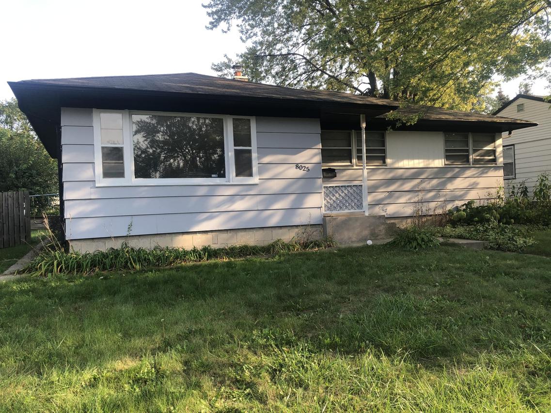 8025 W Grantosa Dr, Milwaukee, WI 53218