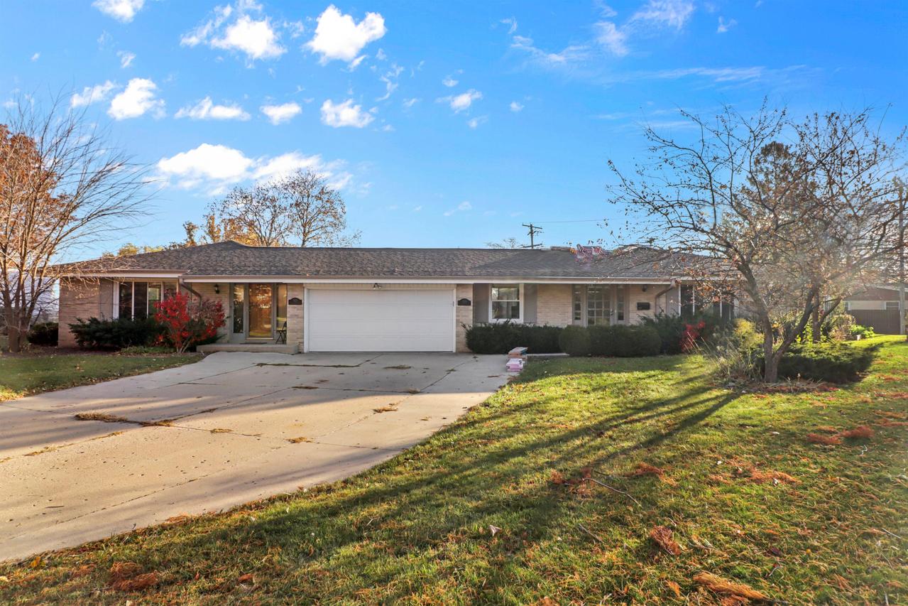 7420 W Crawford Ave. #7422, Milwaukee, WI 53220