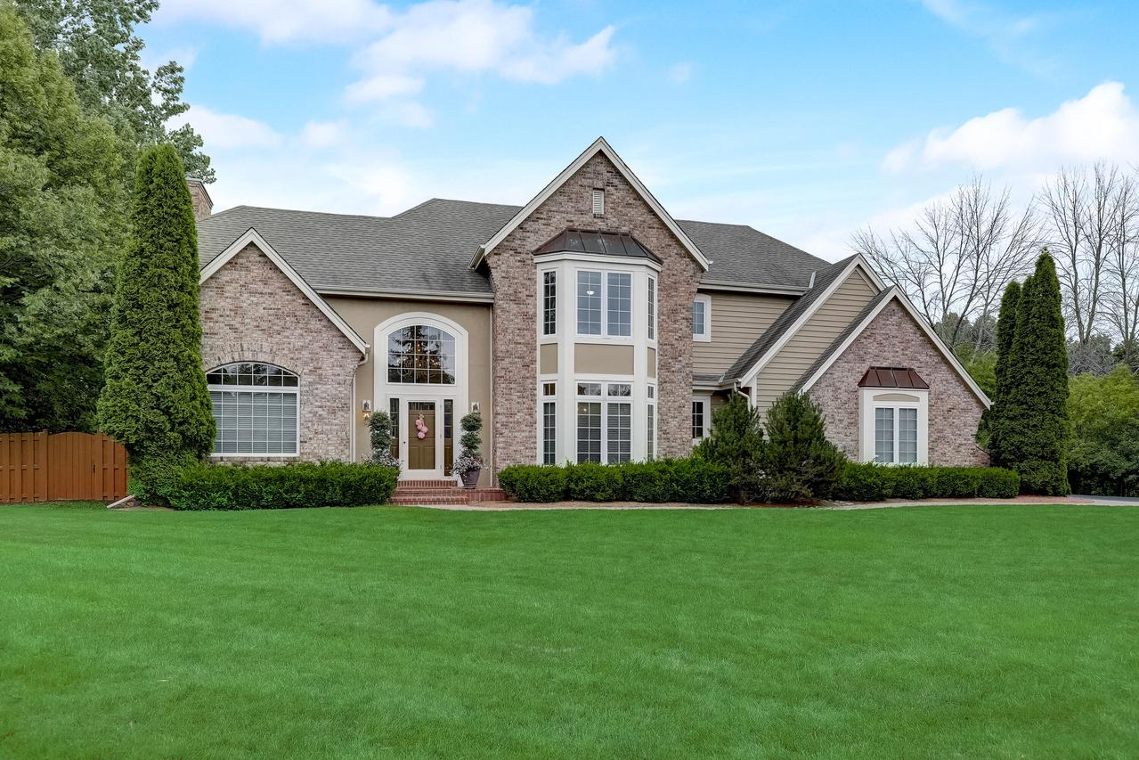 10838 N Oriole Ln, Mequon, WI 53092
