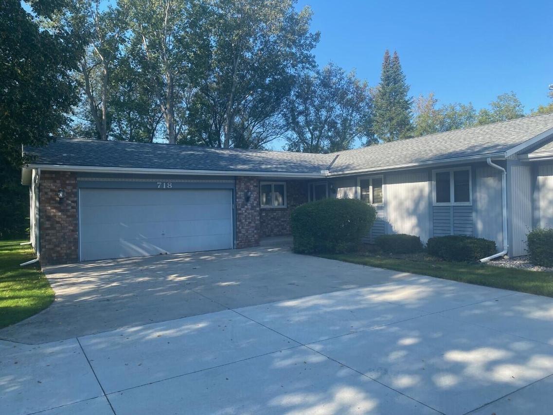 718 Tamarack Dr., West Bend, WI 53095