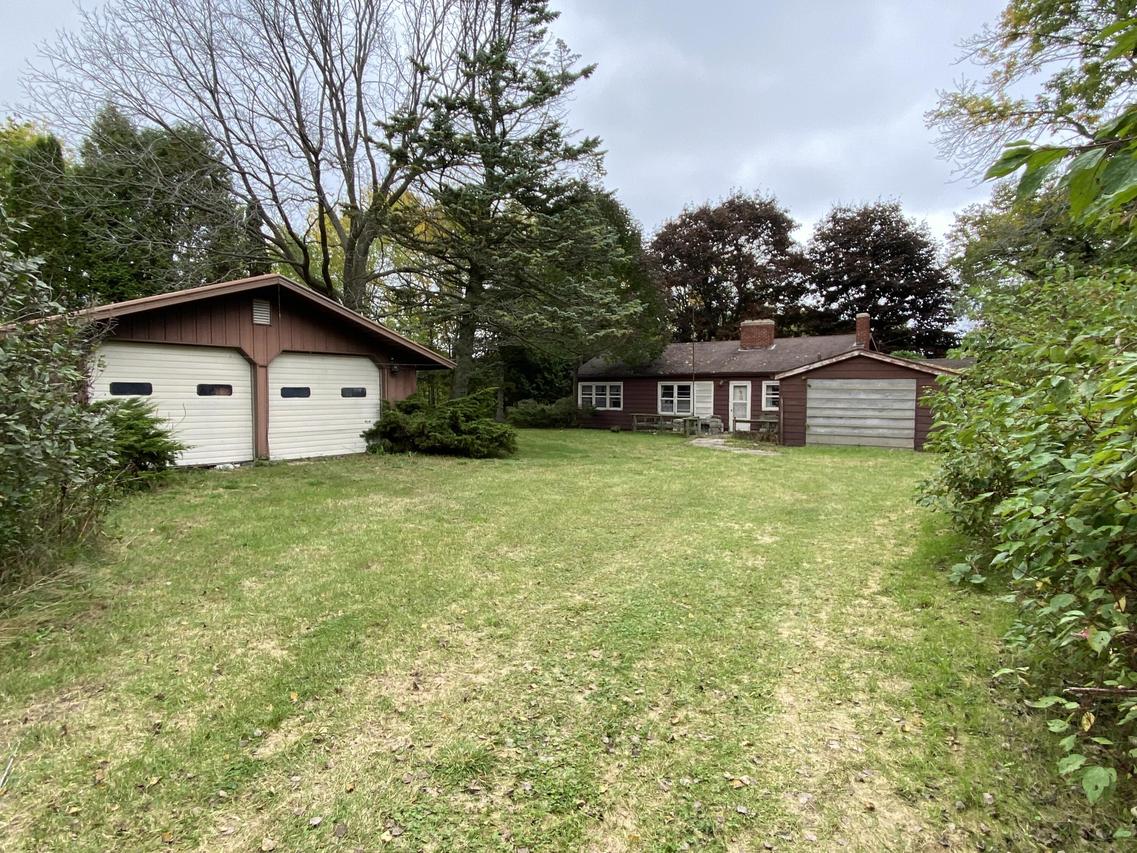 3407 S 10th St, Manitowoc, WI 54220