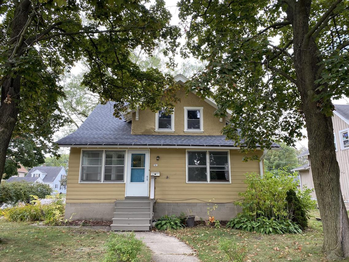 201 Harrison Ave, Waukesha, WI 53186