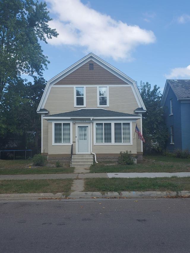 1329 Farnam St, La Crosse, WI 54601