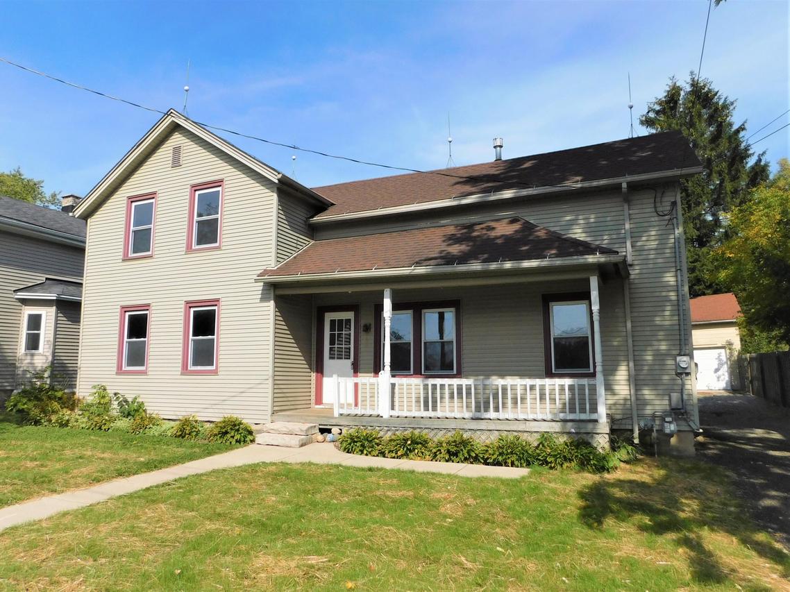 W4116 Center St, Fredonia, WI 53021