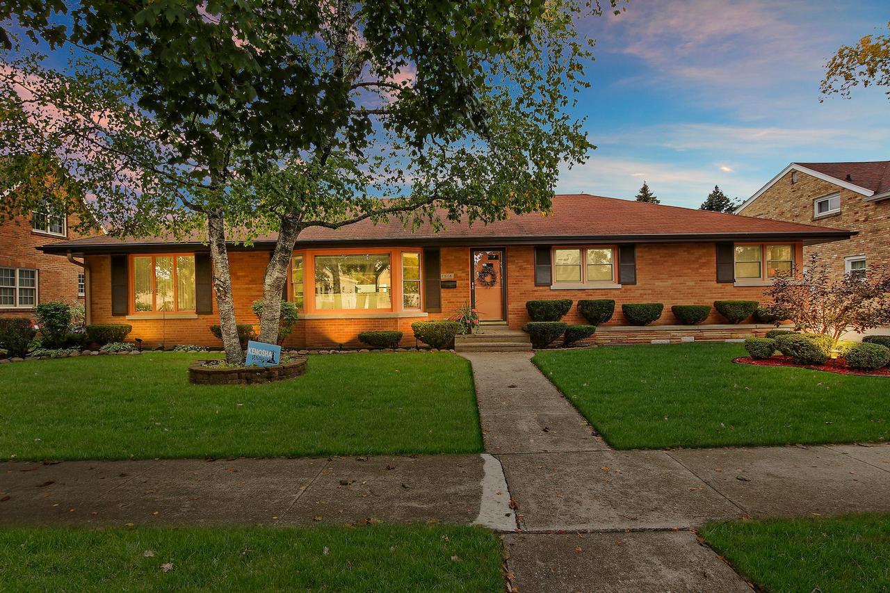 7518 5th Ave, Kenosha, WI 53143