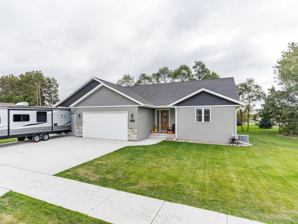 2110 Prairie Pl, Holmen, WI 54636