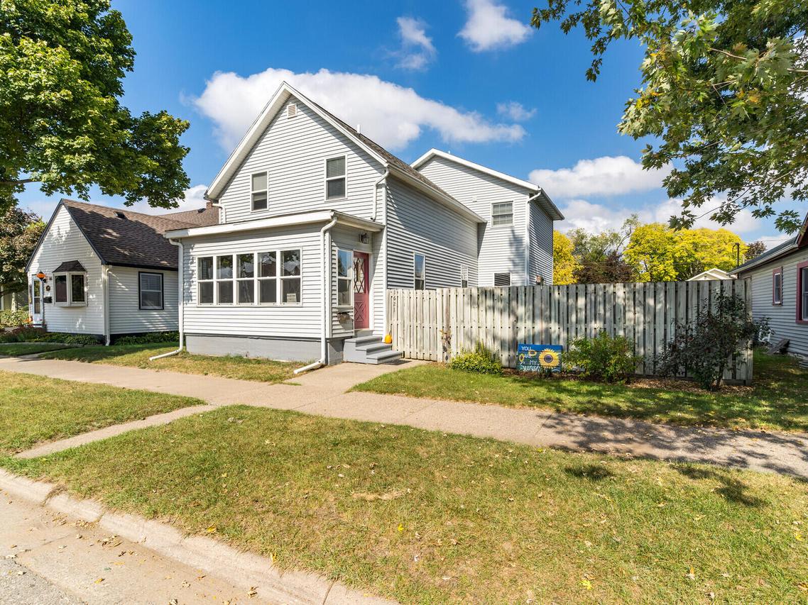 1621 Redfield St., La Crosse, WI 54601