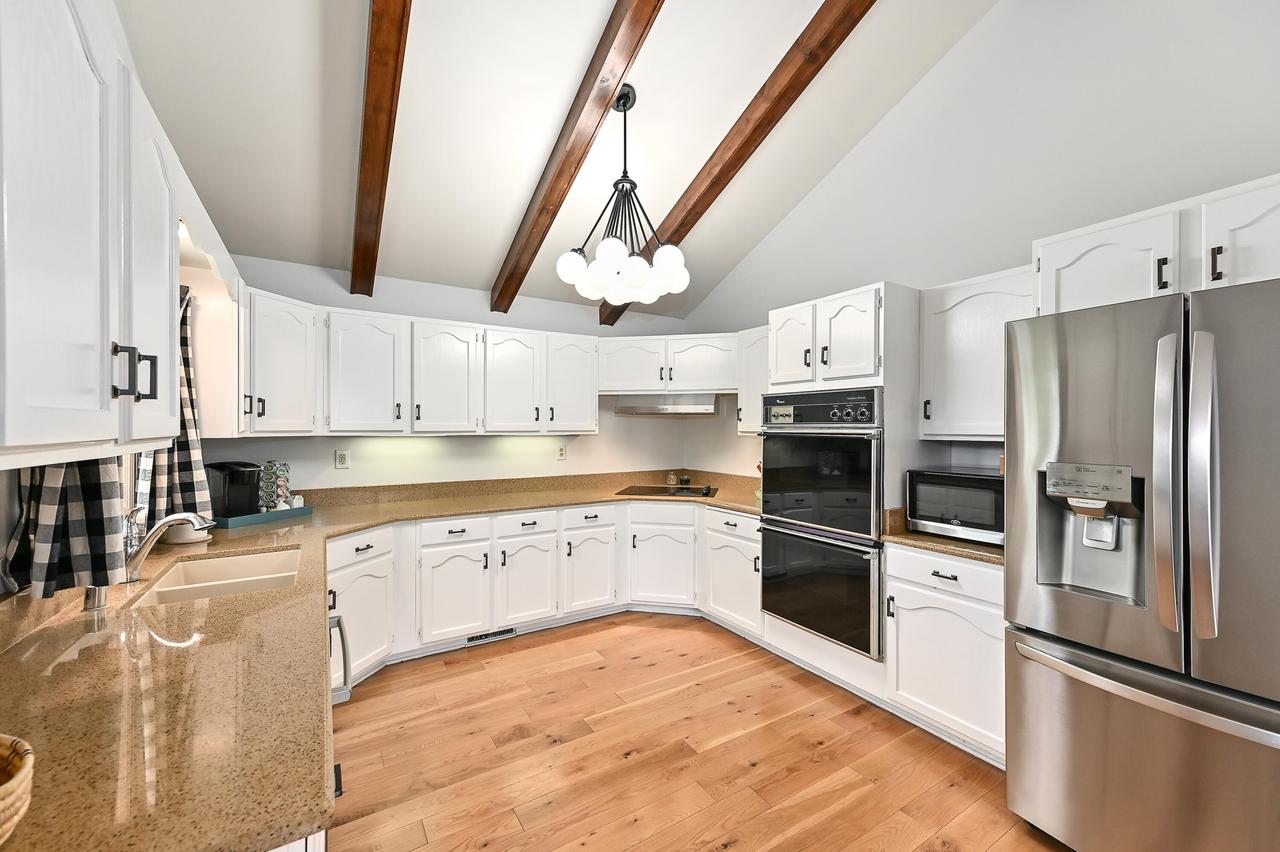 3620 S Brentwood Rd, New Berlin, WI 53151