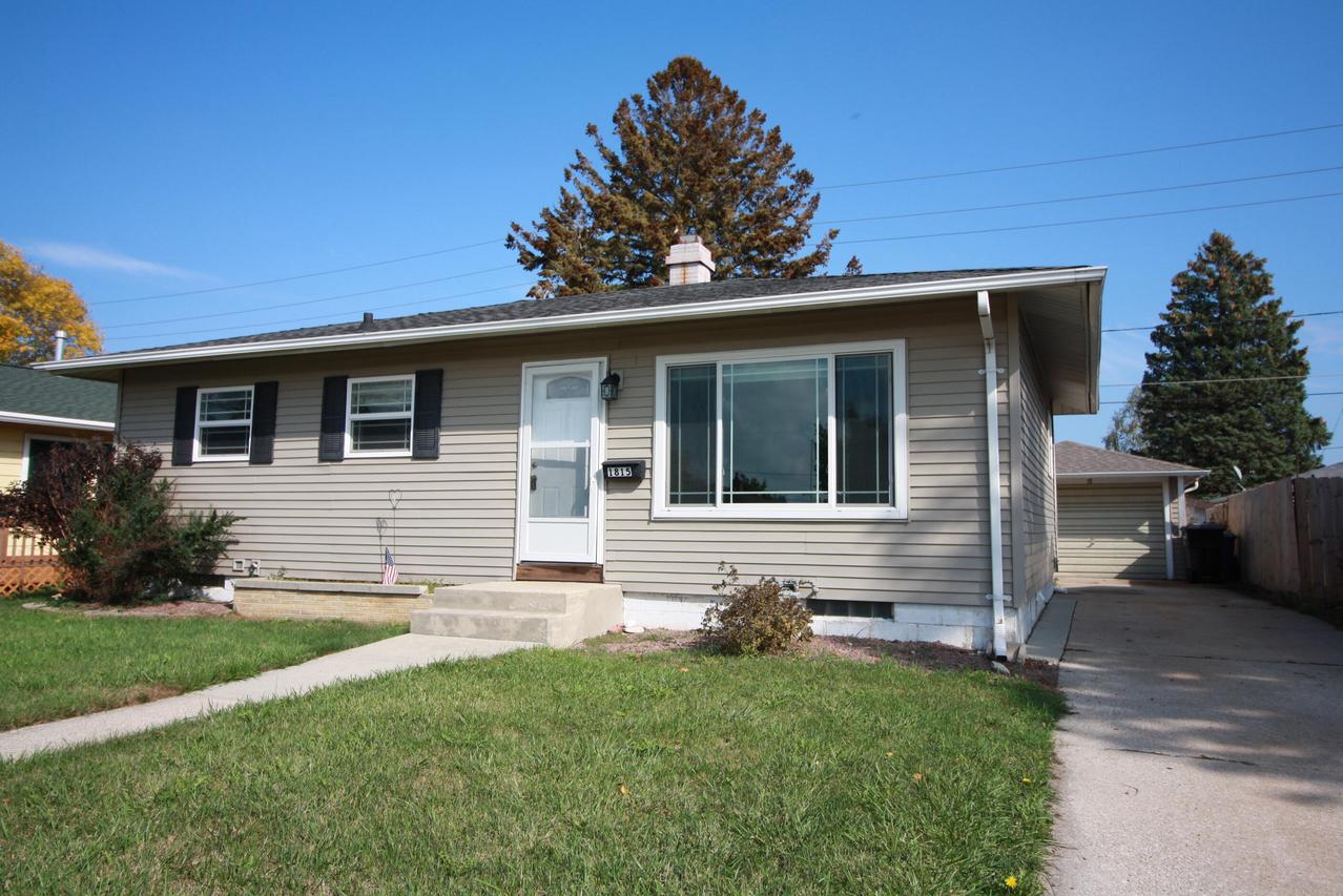 1815 Mount Pleasant St, Racine, WI 53404