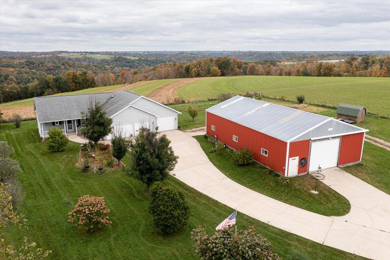 E8998 County Road Ss, Viroqua, WI 54665