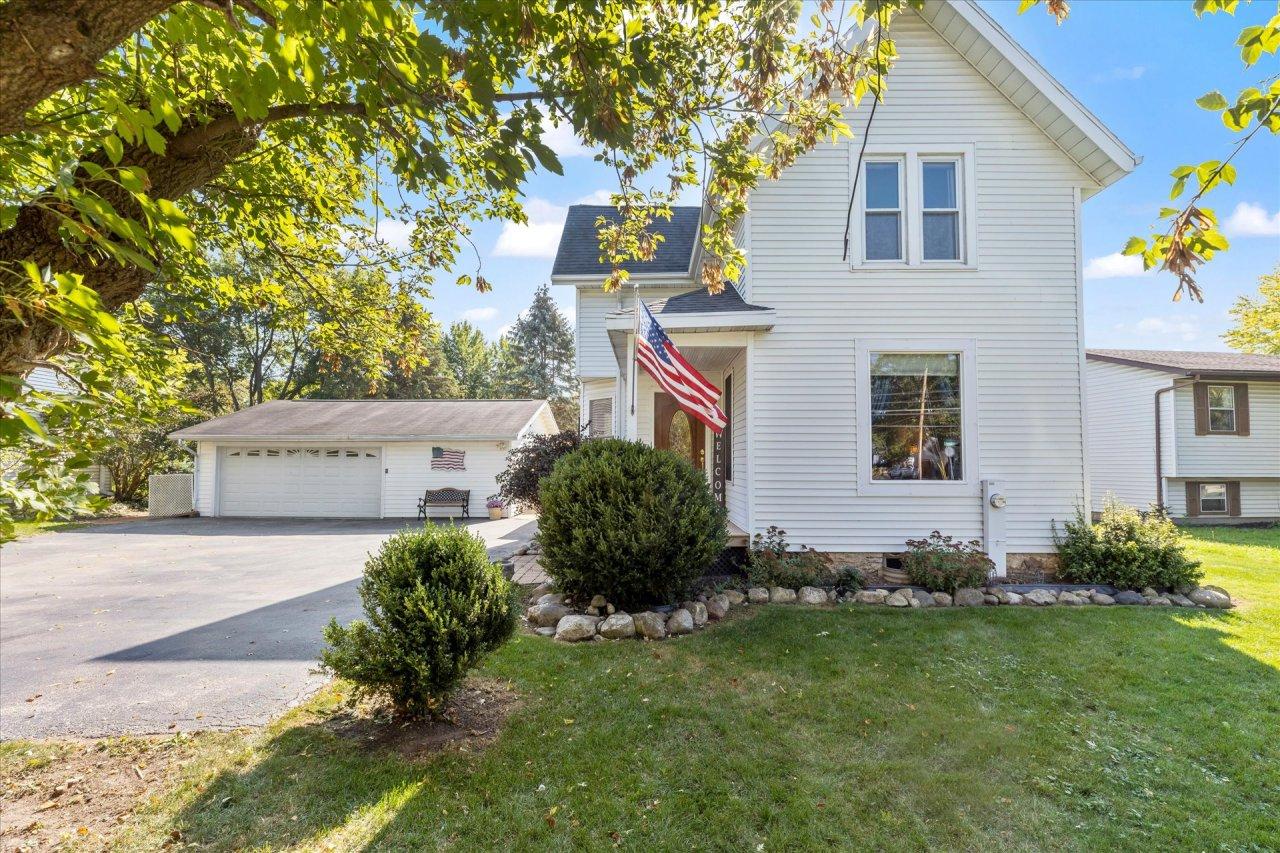 1929 Summit Ave., Waukesha, WI 53188