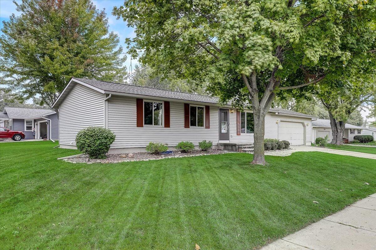 826 Martin Ave, Fond Du Lac, WI 54935