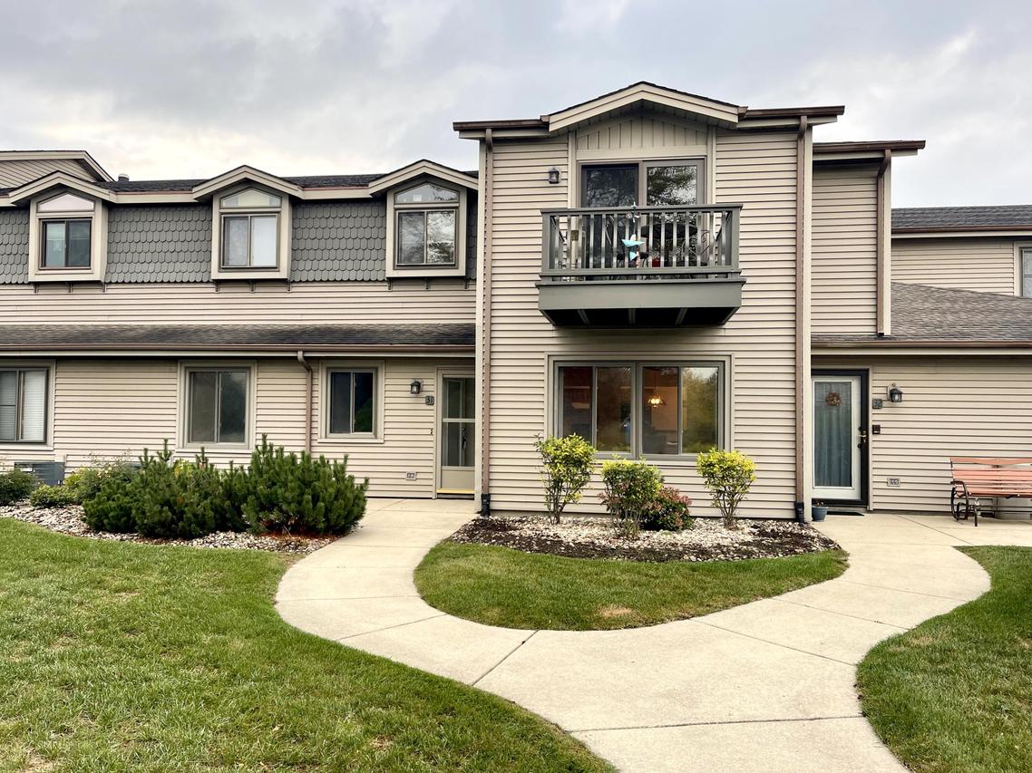 1100 Prairie Dr #31L, Mount Pleasant, WI 53406