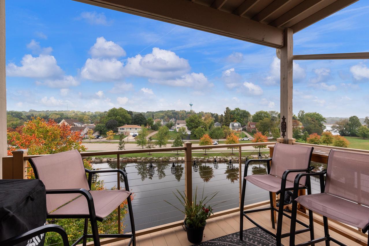 690 Rivershores Dr #405, West Bend, WI 53090