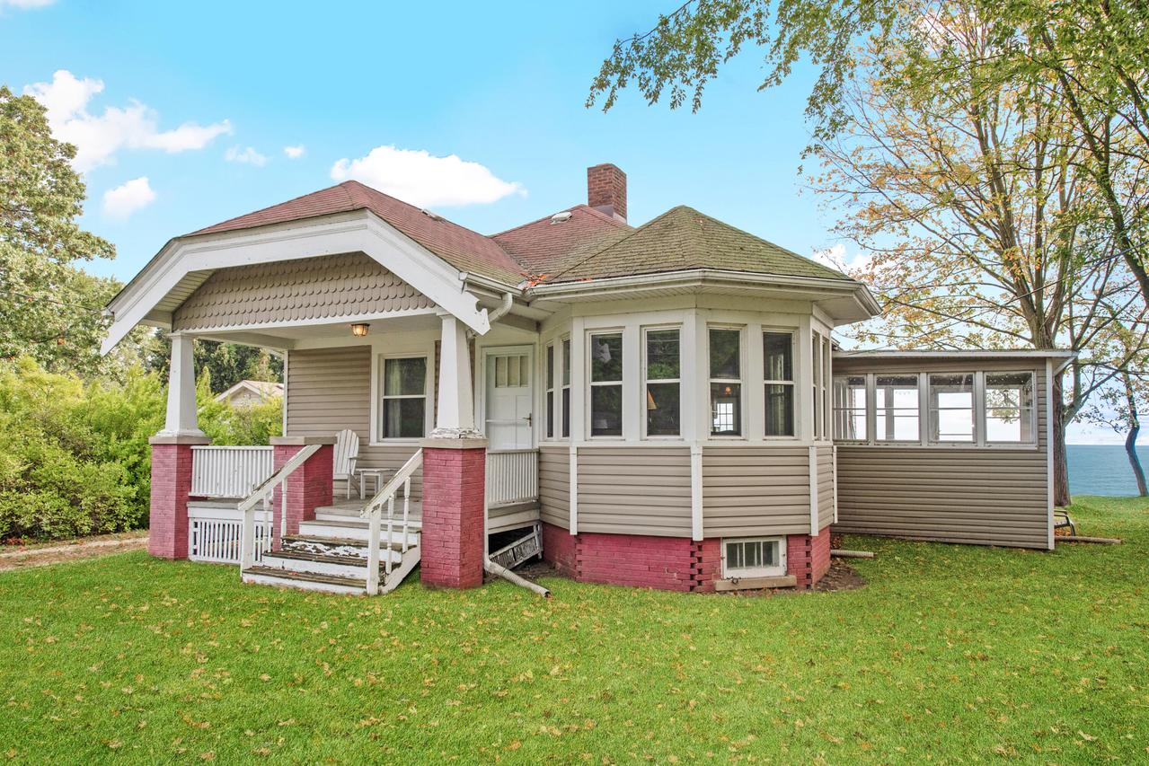 855 Sheridan Rd, Somers, WI 53140