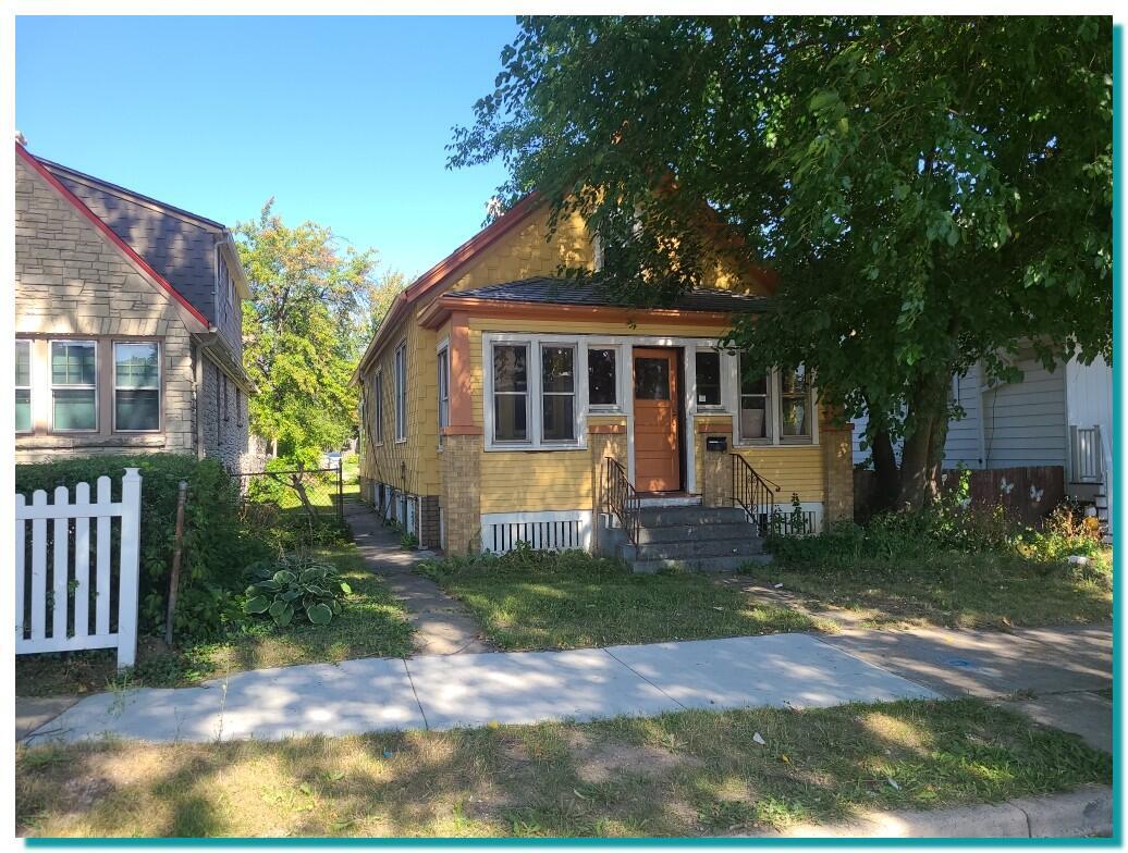 4420 W Garfield Ave, Milwaukee, WI 53208